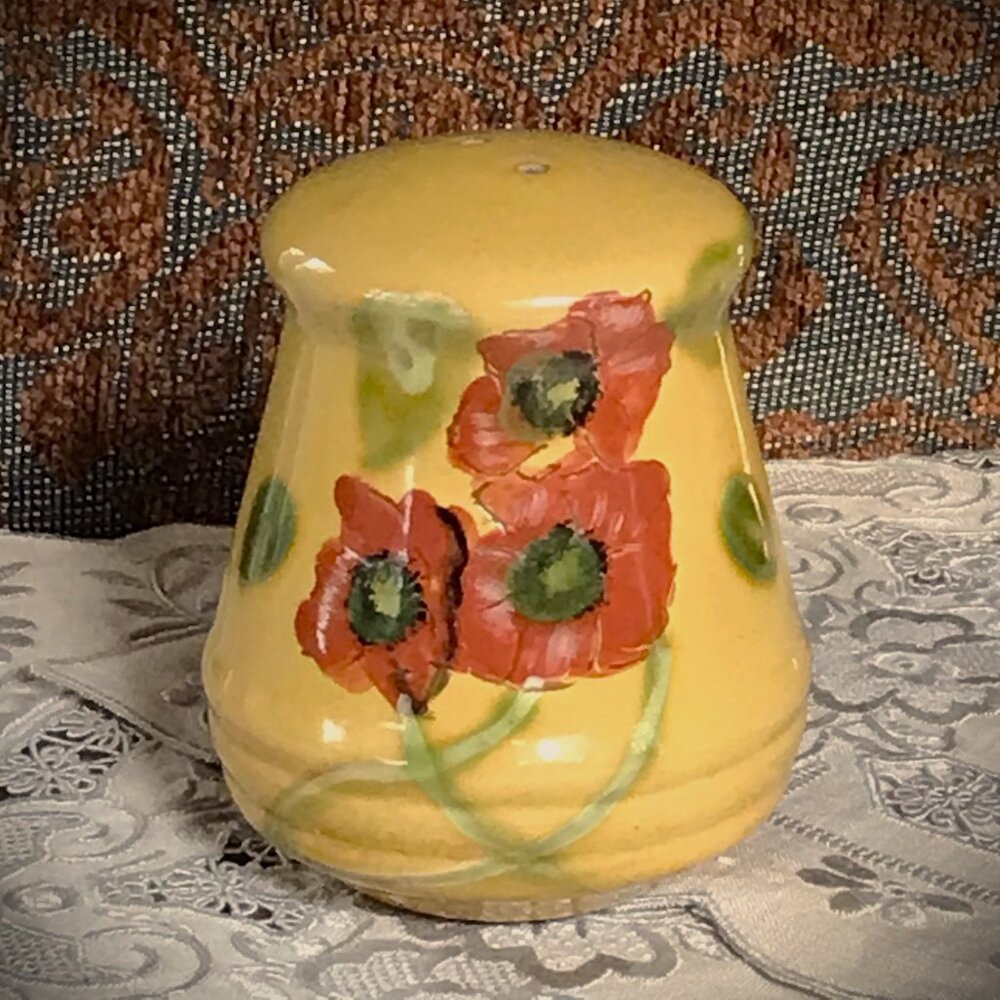 Salt Shaker (or Pepper), Ambiance "Fleur Rouge" by Nanette Vacher, Red Poppies